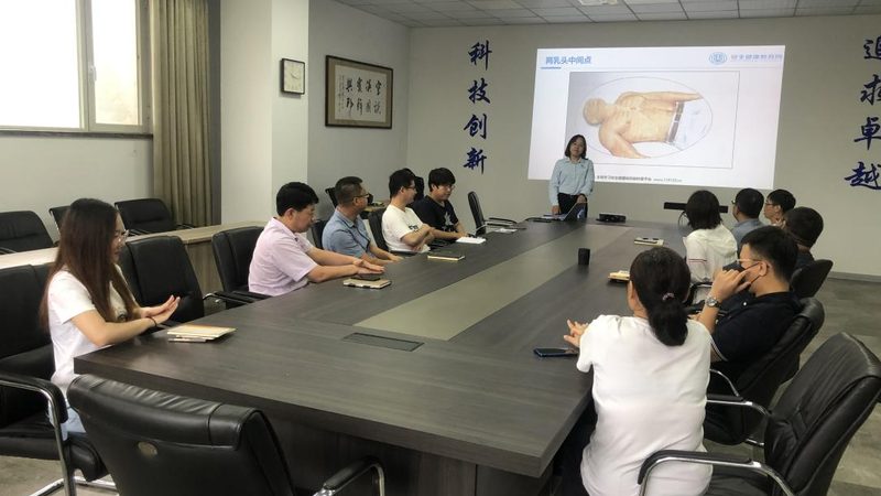 小标题：瑜伽教练培训，行业背景解读